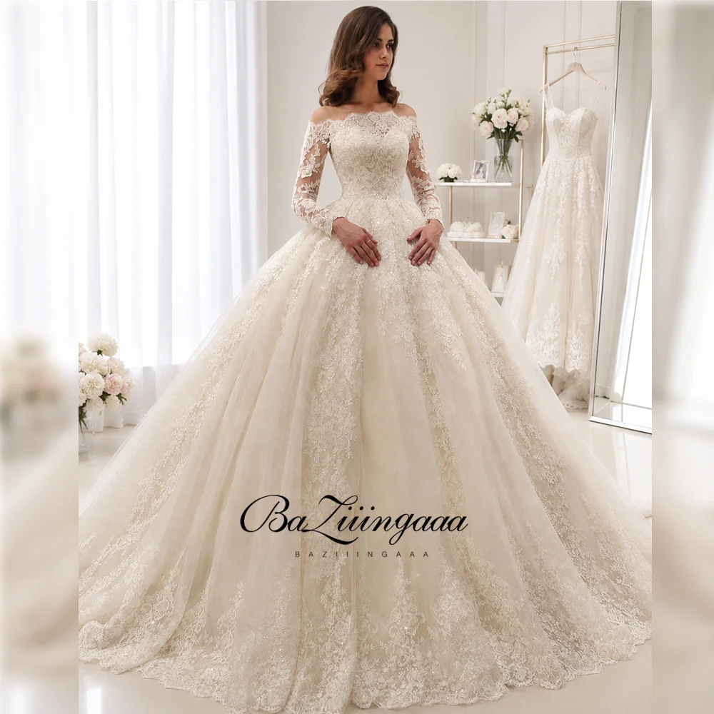 Simple Wedding Dresses Lace Appliques Three Quarter Ball Gown Back Zipper Design Court Train Strapless Bride Church Wedding
Simple Wedding Dresses Lace Appliques Three Quarter Ball Gown Back Zipper Design Court Train Strapless Bride Church Wedding