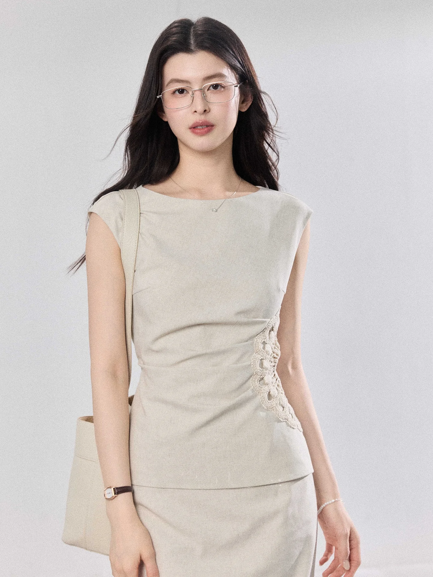 Elegant High Waist Wide Leg Pants Sleeveless One Shoulder Top Bottoms Matching Set New Chinese Style Design by Er Yang Design
Elegant High Waist Wide Leg Pants Sleeveless One Shoulder Top Bottoms Matching Set New Chinese Style Design by Er Yang Design