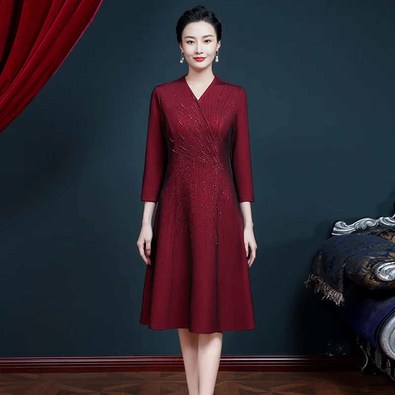 Mother of the Bride Dresses Dark Red V-Neck Mid-Length A-Line Dress Simple Elegant Women Formal Banquet Party Dress
Mother of the Bride Dresses Dark Red V-Neck Mid-Length A-Line Dress Simple Elegant Women Formal Banquet Party Dress
