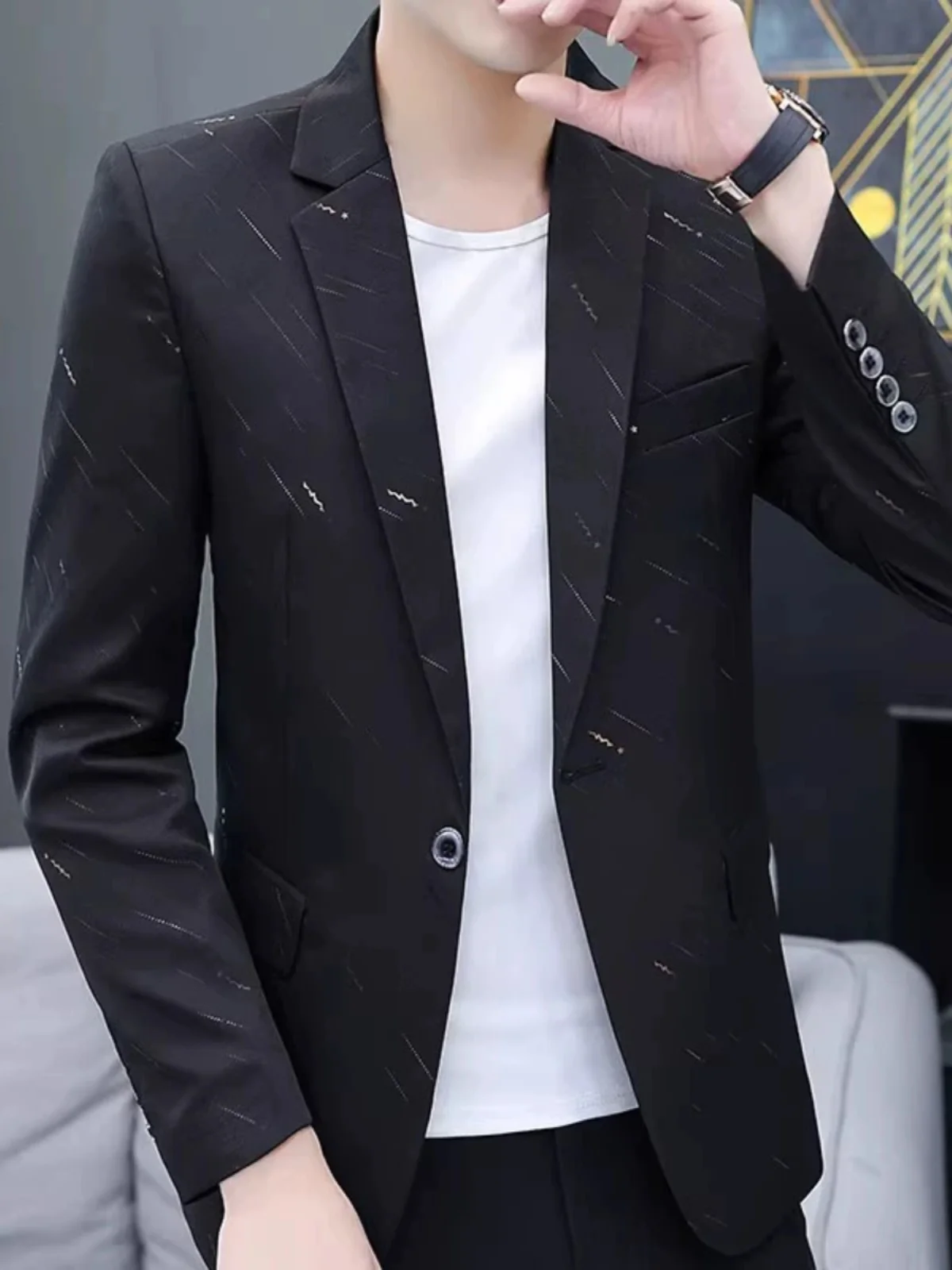 Мужская приталенная куртка с принтом в корейском стиле, на одной пуговице, для весны и осени, повседневная, деловая, модная, привлекательная верхняя одежда.
Мужская приталенная куртка с принтом в корейском стиле, на одной пуговице, для весны и осени, повседневная, деловая, модная, привлекательная верхняя одежда.