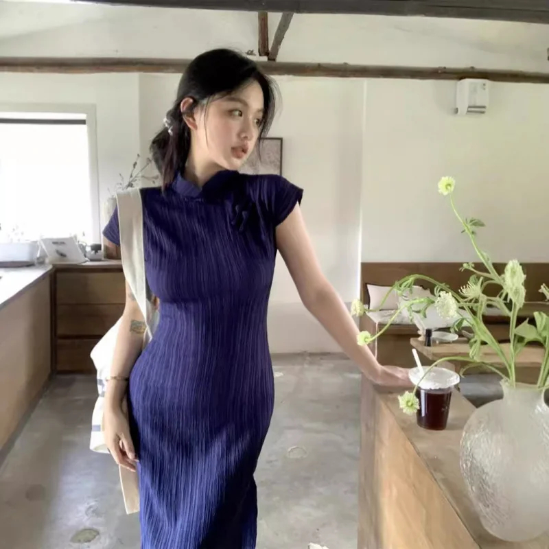 2025 Summer New Style Improved Cheongsam Dress Women Hepburn Style Elegant Unique National Style Dark Blue Long Dres
2025 Summer New Style Improved Cheongsam Dress Women Hepburn Style Elegant Unique National Style Dark Blue Long Dres