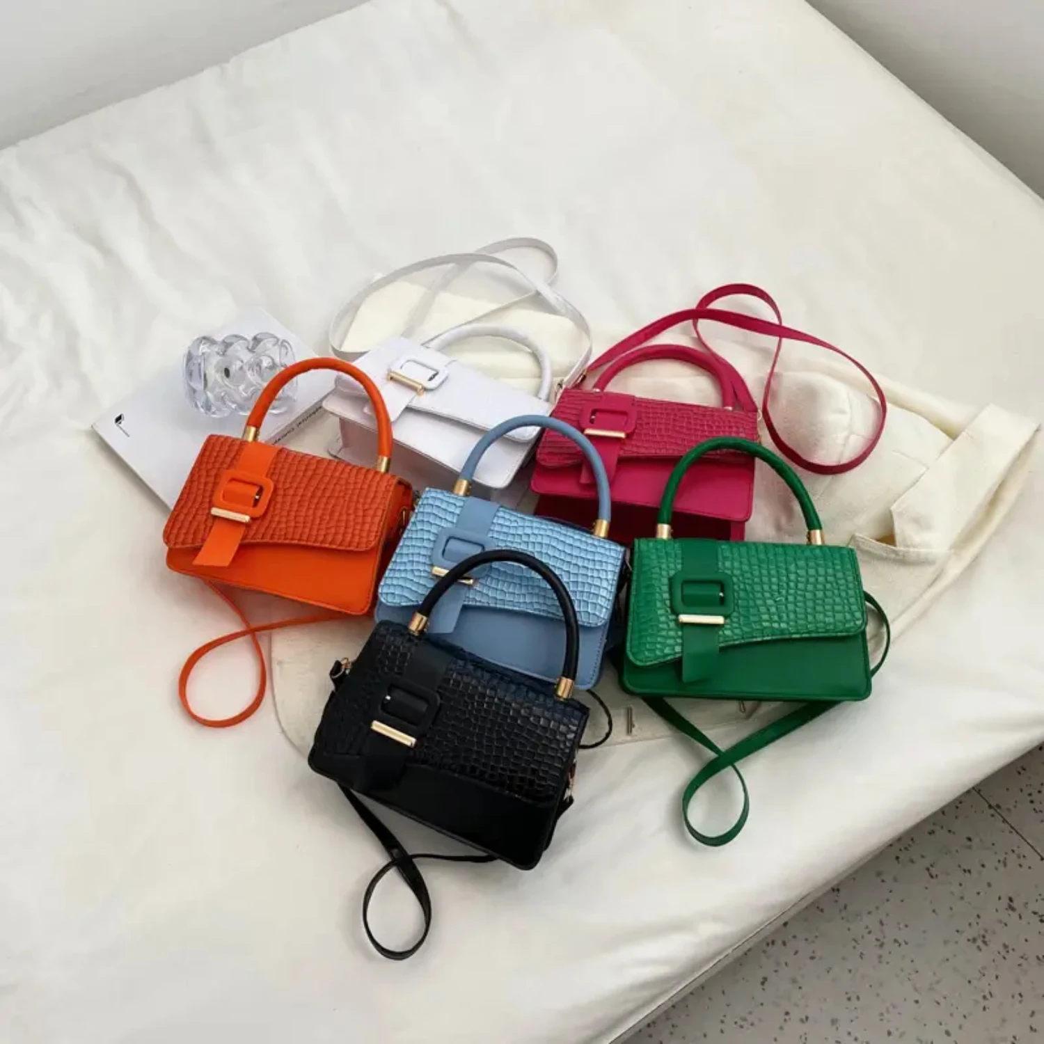 Women's Candy Color Crossbody Bag, Versatile Handbag With Buckle Decor, Commuter Shoulder Bag
Women's Candy Color Crossbody Bag, Versatile Handbag With Buckle Decor, Commuter Shoulder Bag