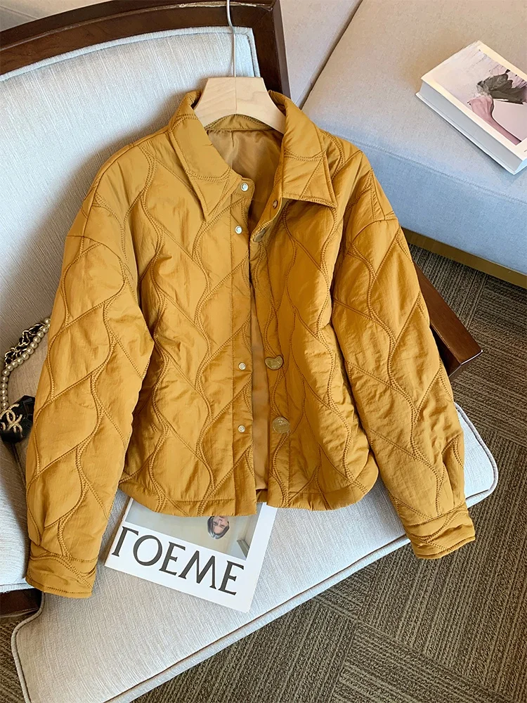 Корейское свободное легкое хлопковое дэт с желтым ромбовидным узором, женское весенне-осеннее модное повседневное пальто с воротником
Корейское свободное легкое хлопковое дэт с желтым ромбовидным узором, женское весенне-осеннее модное повседневное пальто с воротником