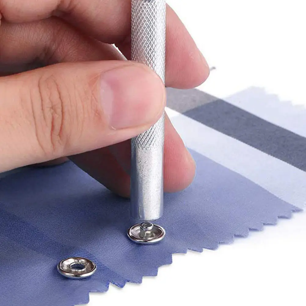 1 set 1 Set Fasteners Tool Kit Alloy Grommet Kit For Clothing Diy Snap Button Studs Prong Snap Romper Jeans Sewing Craft
1 set 1 Set Fasteners Tool Kit Alloy Grommet Kit For Clothing Diy Snap Button Studs Prong Snap Romper Jeans Sewing Craft
