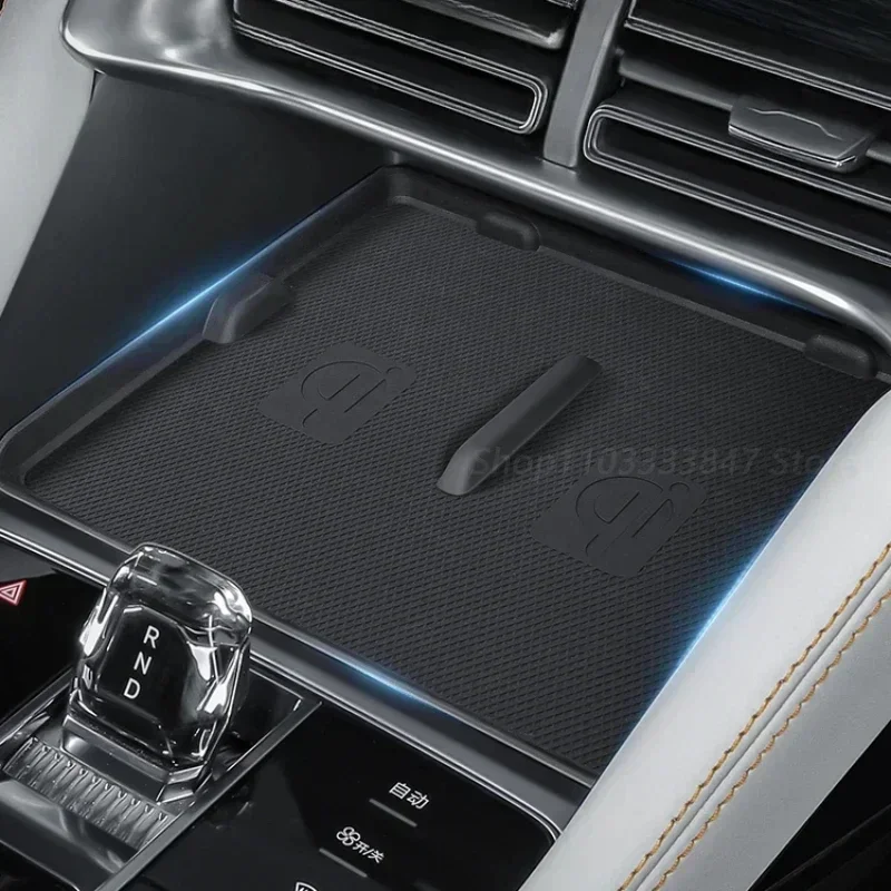 For BYD Song Plus SEAL U DMi/EV Wireless Charging Silicone Pad Central Control Storage Box Gear Handle Pad Anti-skid Car Refit
For BYD Song Plus SEAL U DMi/EV Wireless Charging Silicone Pad Central Control Storage Box Gear Handle Pad Anti-skid Car Refit