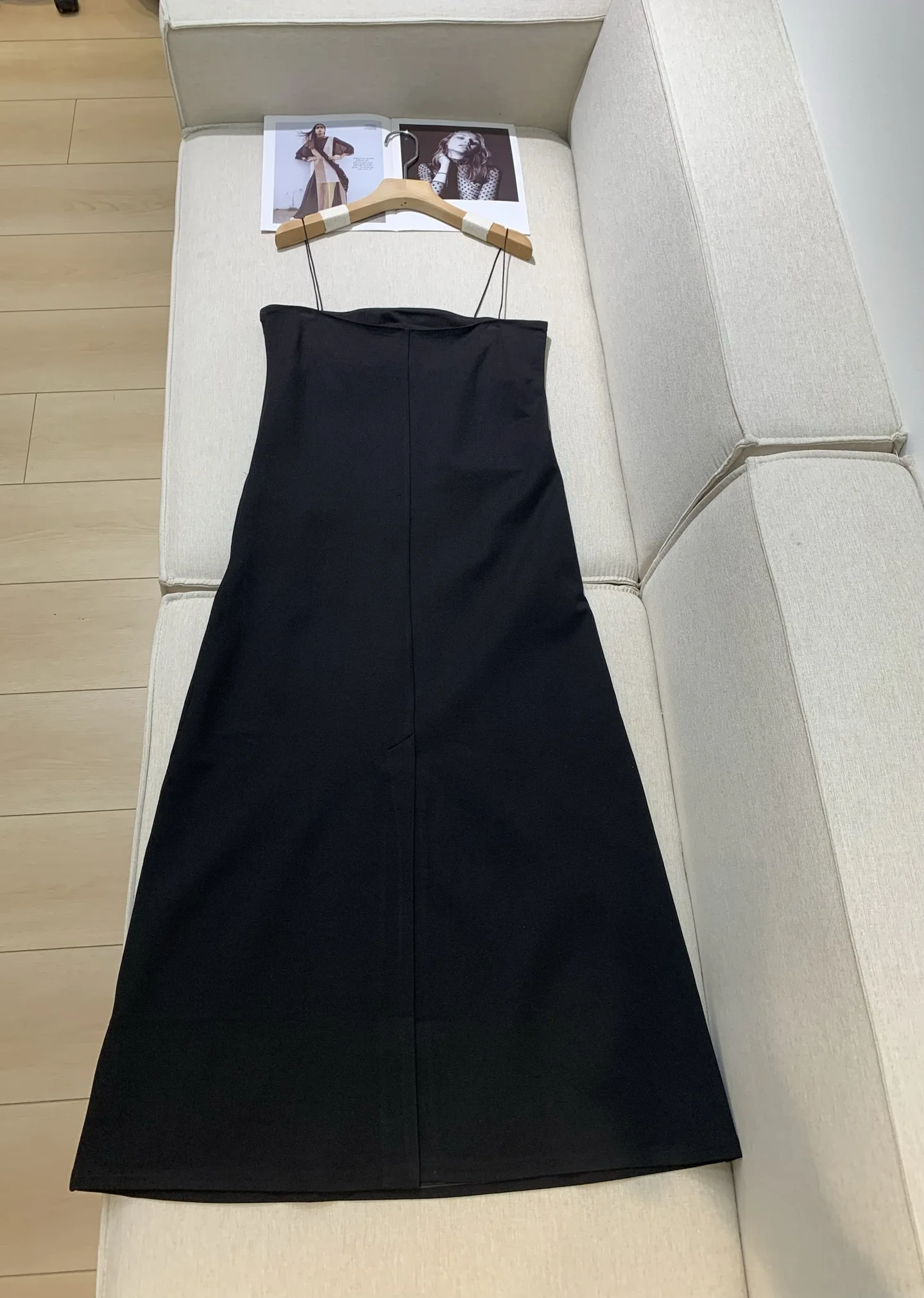 Women'S Suspender Dress With Thin Straps, Tube Top, Slimming, Loose And Simple Black Long Dress For Summer
Women'S Suspender Dress With Thin Straps, Tube Top, Slimming, Loose And Simple Black Long Dress For Summer