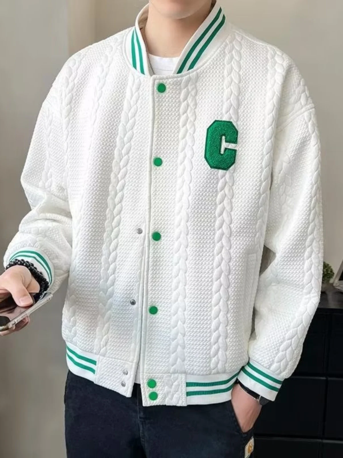 Мужская куртка с бейсбольным воротником премиум-класса, осенняя новинка 2023, модная верхняя одежда, подходящая для пар, верхняя одежда-стойка
Мужская куртка с бейсбольным воротником премиум-класса, осенняя новинка 2023, модная верхняя одежда, подходящая для пар, верхняя одежда-стойка