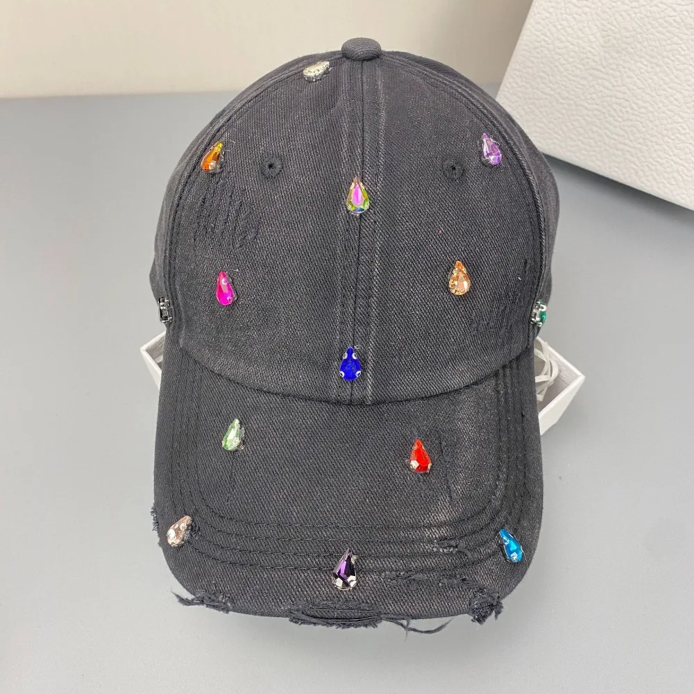 Creative Colorful Rhinestones Baseball Cap Distressed Design Solid Color Full Rhinestone Baseball Hat Duckbill Hat Cotton
Creative Colorful Rhinestones Baseball Cap Distressed Design Solid Color Full Rhinestone Baseball Hat Duckbill Hat Cotton