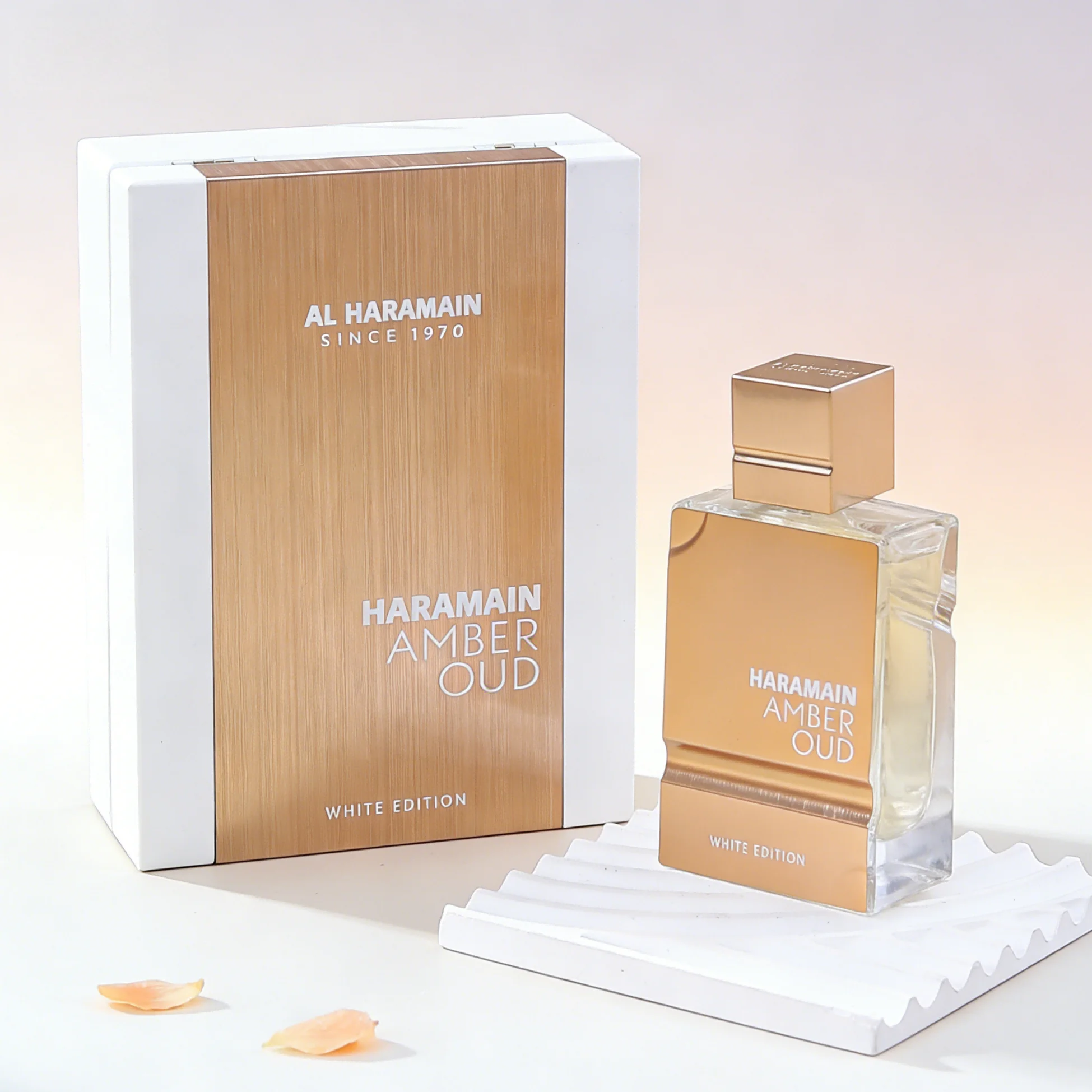 Al Haramain Amber Oud White Edition EDP Spray 2oz, Unisex Daily Wear, Warm Amber, Soft Oud & Airy Fragrance
Al Haramain Amber Oud White Edition EDP Spray 2oz, Unisex Daily Wear, Warm Amber, Soft Oud & Airy Fragrance