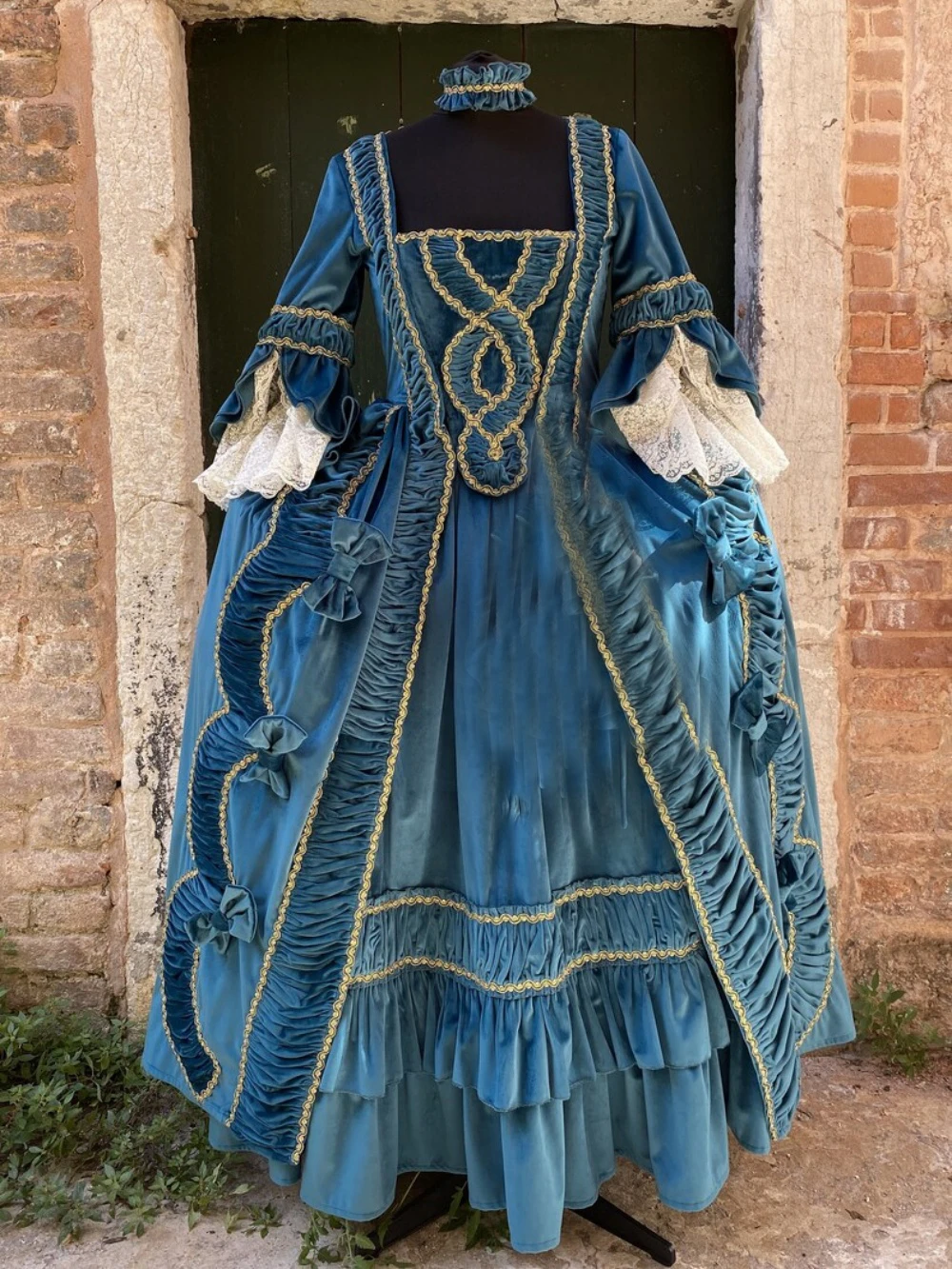 Robe La Francaise 1700s Queen Marie Antoinette Ball Gown Victorian Royal Court Princess Rococo Baroque Afternoon Dress Theatre
Robe La Francaise 1700s Queen Marie Antoinette Ball Gown Victorian Royal Court Princess Rococo Baroque Afternoon Dress Theatre
