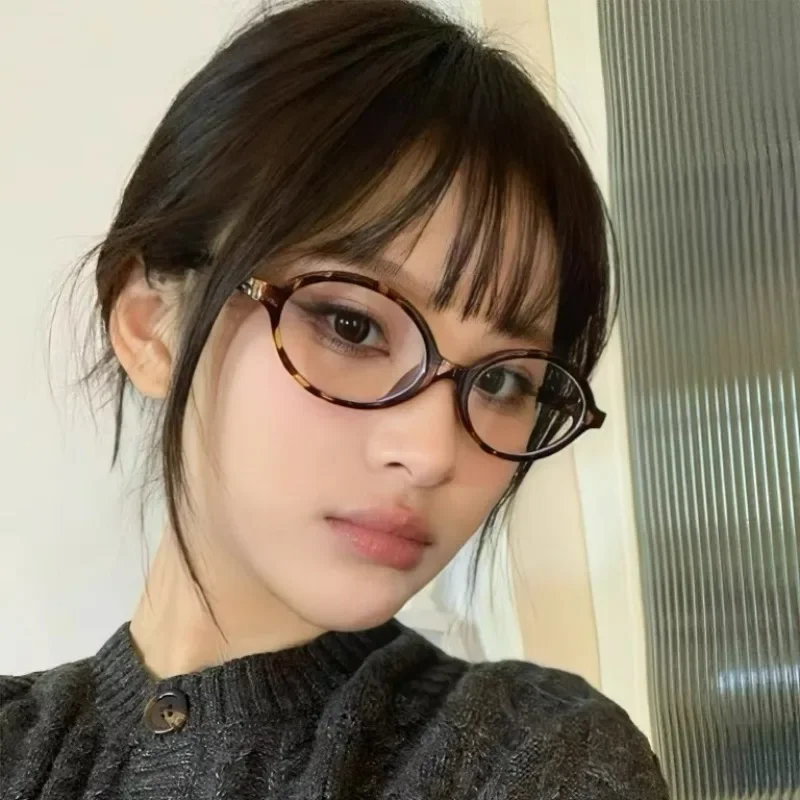 Small Round Frame Flat Light Glasses Vintage Leopard Print Y2K Frame Myopia Glass Business Versatile Women Universal Accessory
Small Round Frame Flat Light Glasses Vintage Leopard Print Y2K Frame Myopia Glass Business Versatile Women Universal Accessory