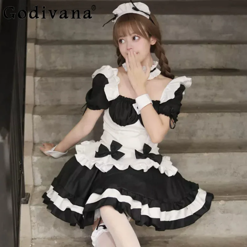 Elegant Cos Black White Maid Lolita Sweet Gothic Princess Dress Fashion High Waist A-line Temperament Stand-up Collar Dresses
Elegant Cos Black White Maid Lolita Sweet Gothic Princess Dress Fashion High Waist A-line Temperament Stand-up Collar Dresses
