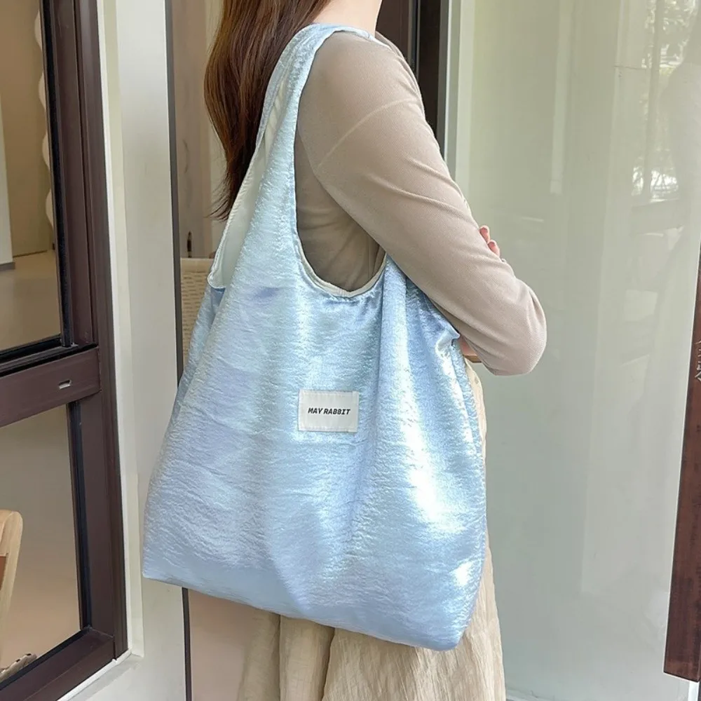 Portable Large Capacity Satin Silk Tote Bag Luxury Elegant Simple Shoulder Bag Solid Color Versatile Underarm Shopping Bag Girls
Portable Large Capacity Satin Silk Tote Bag Luxury Elegant Simple Shoulder Bag Solid Color Versatile Underarm Shopping Bag Girls