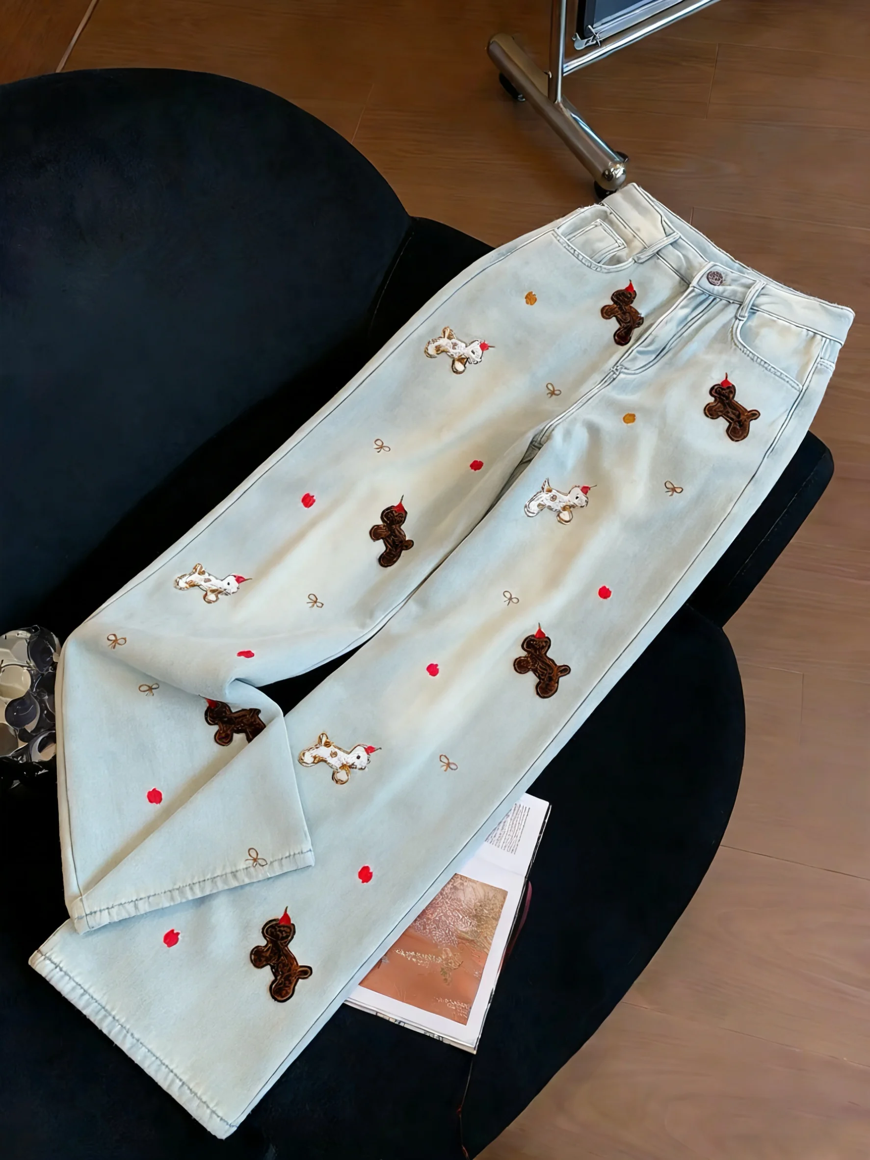 High Waist Wide Leg Loose Fit Denim Jeans Women's Spring Autumn Korean Faion Retro Cartoon Dog Design Slimming Pants
High Waist Wide Leg Loose Fit Denim Jeans Women's Spring Autumn Korean Faion Retro Cartoon Dog Design Slimming Pants