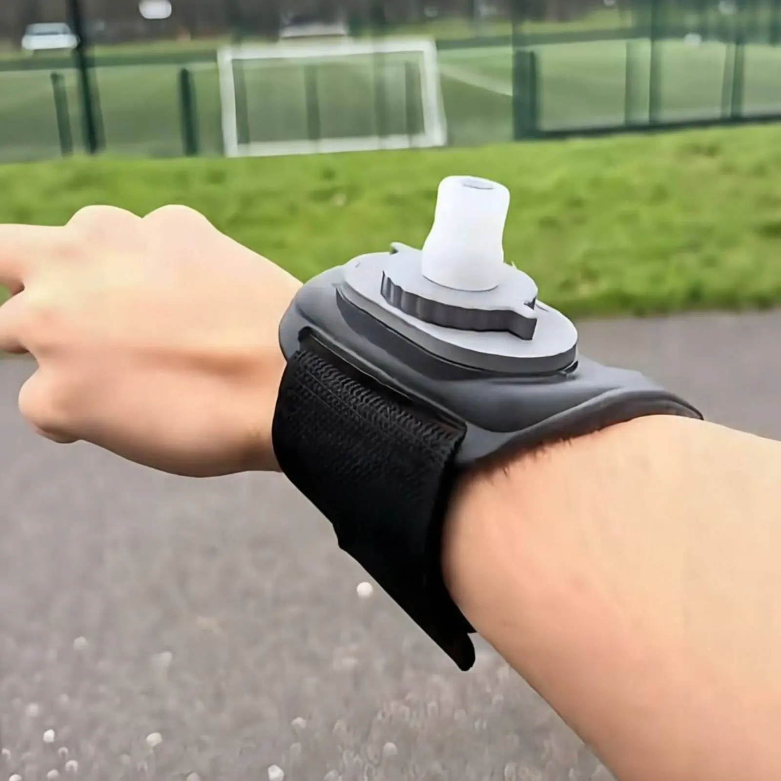 Wrist Water Bottle Built in Straw Wrist Hydration Bottle Wearable Water Bottle Portable Outdoor Gear Soft Shell for Cyclists
Wrist Water Bottle Built in Straw Wrist Hydration Bottle Wearable Water Bottle Portable Outdoor Gear Soft Shell for Cyclists