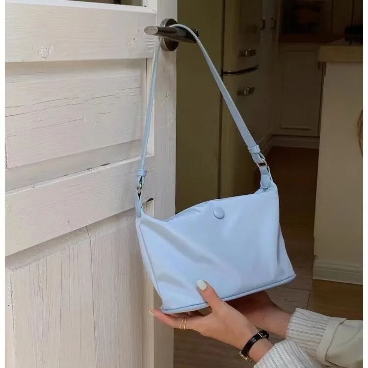 2025 Spring Summer Women's Lightweight Waterproof Nylon Crossbody Bag Casual Boho Shoulder Purse
2025 Spring Summer Women's Lightweight Waterproof Nylon Crossbody Bag Casual Boho Shoulder Purse
