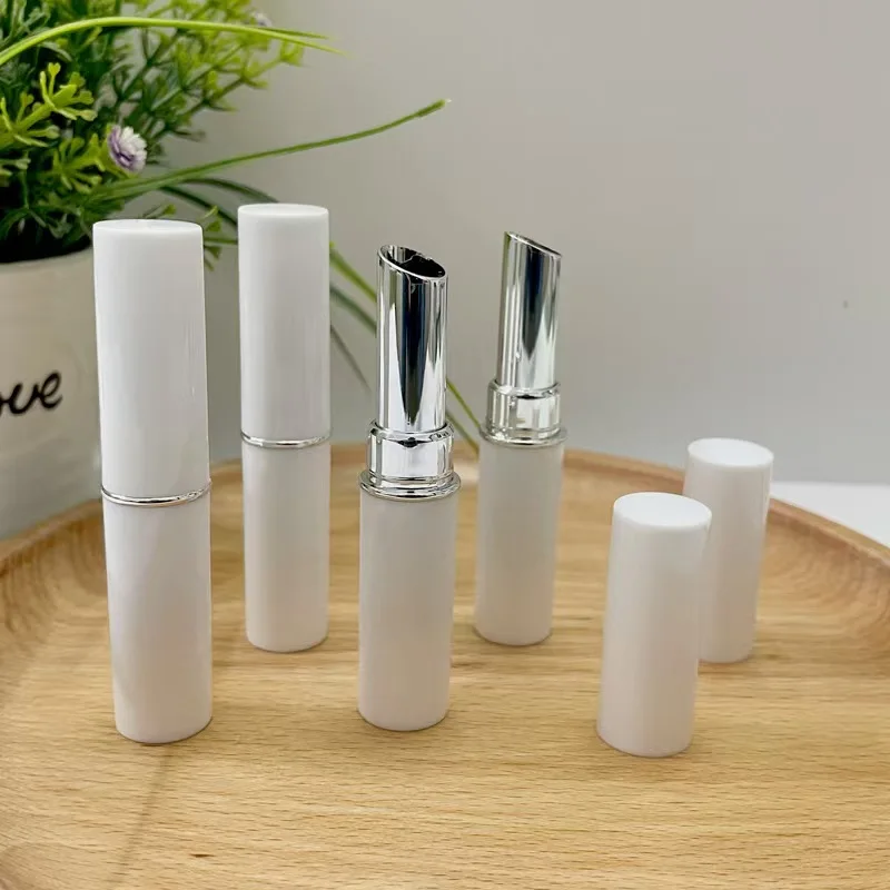 20Pcs 2g Empty Lipstick Tube High Quality White Silver Coated Plastic Pipe Refillable Homemade Lip Balm Tubes Storage Containers
20Pcs 2g Empty Lipstick Tube High Quality White Silver Coated Plastic Pipe Refillable Homemade Lip Balm Tubes Storage Containers