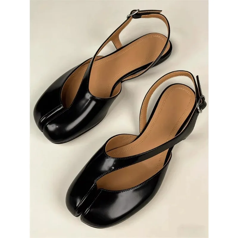 Luxury Tabi Flat Women Sandals Summer Patent Leather Split Toe Ballet Shoes Woman Brand Designer Wedding Sandals for Women
Luxury Tabi Flat Women Sandals Summer Patent Leather Split Toe Ballet Shoes Woman Brand Designer Wedding Sandals for Women