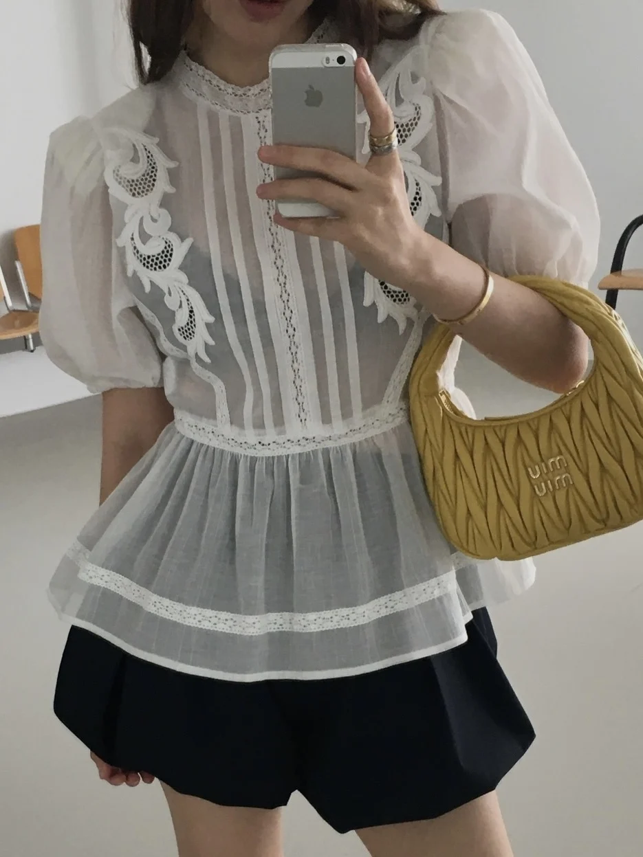 Korean Style Short Sleeve Embroidered Shirt Women's Fashion Slim Fit Bubbling Sleeve Stand Collar Top Heavy Embroidery Design
Korean Style Short Sleeve Embroidered Shirt Women's Fashion Slim Fit Bubbling Sleeve Stand Collar Top Heavy Embroidery Design