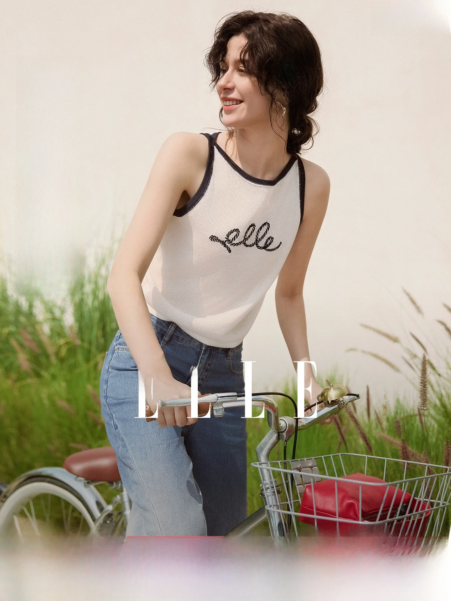 Elle Women's White Strap Vest Retro Color Block Design Summer New Style Unique Inner Wear Top Comfortable Polyester Blend
Elle Women's White Strap Vest Retro Color Block Design Summer New Style Unique Inner Wear Top Comfortable Polyester Blend