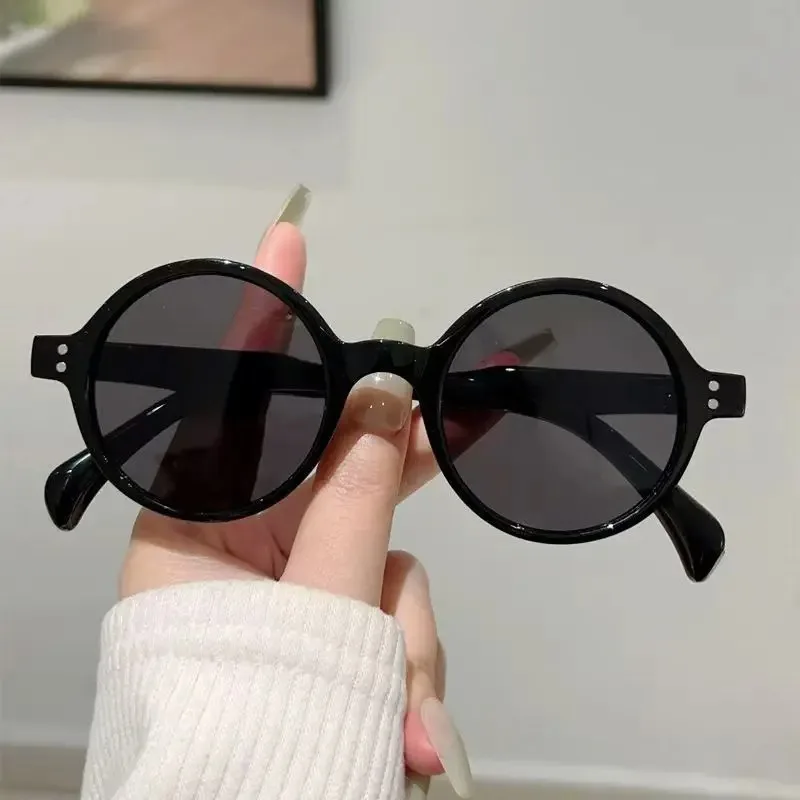 New Vintage Rivet Sunglasses Classic Rotundity Eyeglasses Women Brand Vintage Travel Small Eyewear UV400 Man Sun Glasses
New Vintage Rivet Sunglasses Classic Rotundity Eyeglasses Women Brand Vintage Travel Small Eyewear UV400 Man Sun Glasses