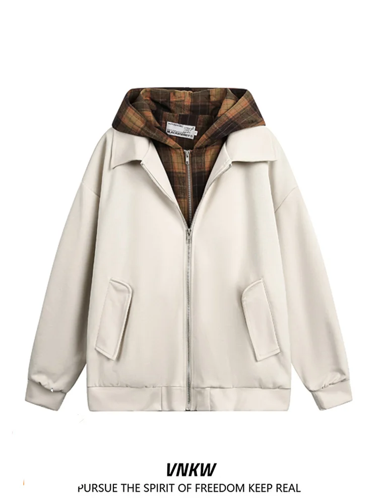 Ретро-куртка в американском стиле в клетку, свободного кроя, весенне-осенняя, с капюшоном, в стиле бейсбольной куртки, модная верхняя одежда для мужчин и женщин
Ретро-куртка в американском стиле в клетку, свободного кроя, весенне-осенняя, с капюшоном, в стиле бейсбольной куртки, модная верхняя одежда для мужчин и женщин