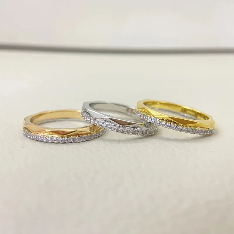 2026 SENLIN 925 Серебряное женское кольцо с бриллиантами, модное элитное обручальное кольцо, ювелирный подарок
2026 SENLIN 925 Серебряное женское кольцо с бриллиантами, модное элитное обручальное кольцо, ювелирный подарок