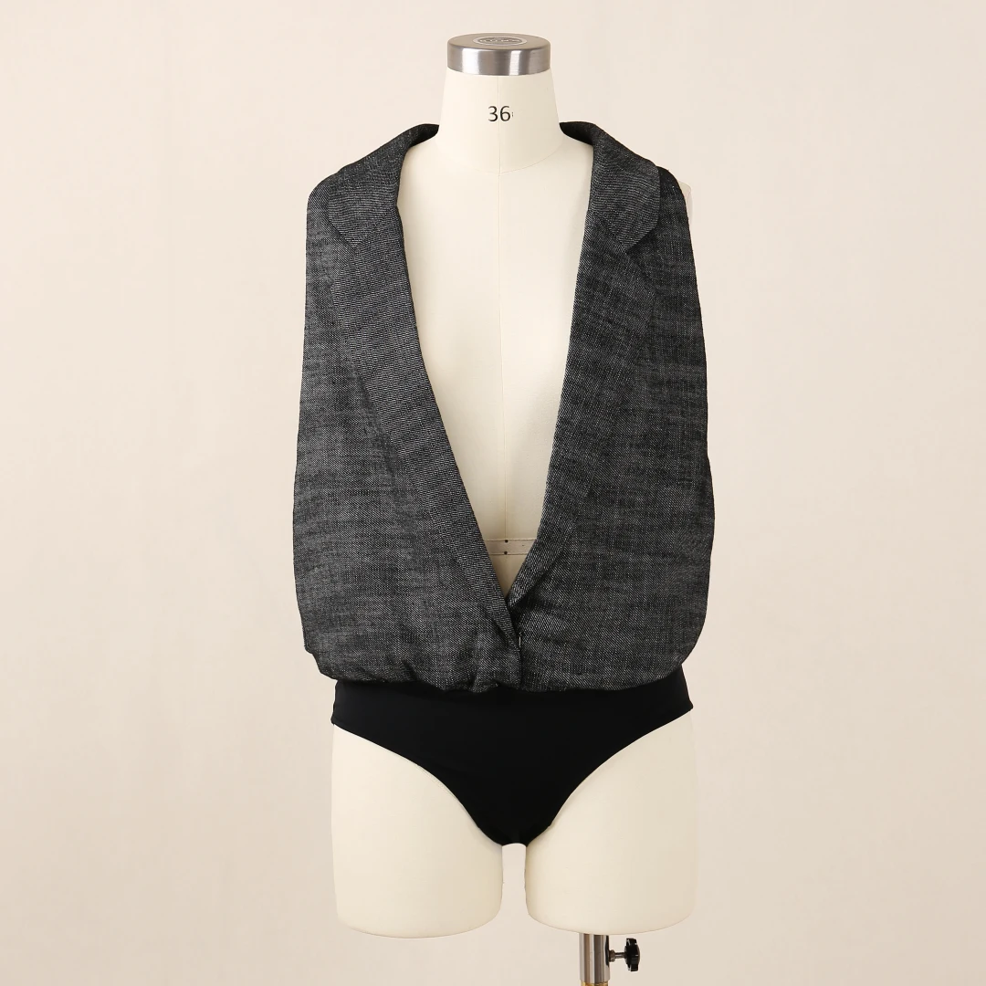 One-piece deep V bump barge collar one-piece suit undershirt undershirt fashionable versatile sleeveless one-piece vest
One-piece deep V bump barge collar one-piece suit undershirt undershirt fashionable versatile sleeveless one-piece vest