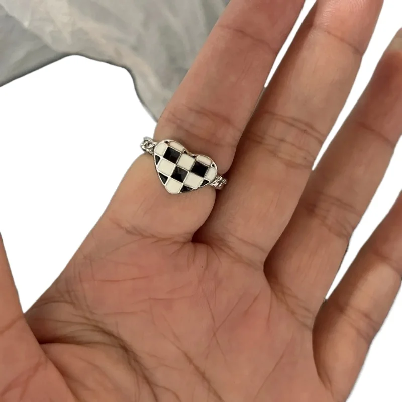 Fashion Gothic Thorns Opening Ring Black Red Crystal Adjustable Exquisite Y2K Heart Butterfly Star Ring Women Cool Jewelry
Fashion Gothic Thorns Opening Ring Black Red Crystal Adjustable Exquisite Y2K Heart Butterfly Star Ring Women Cool Jewelry