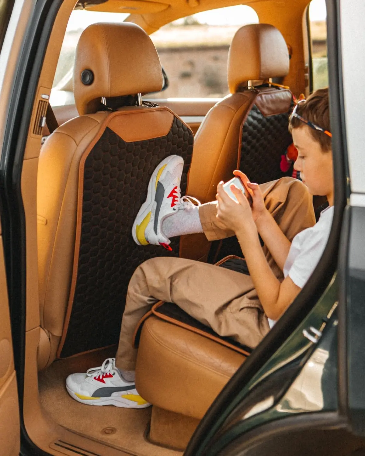 Waterproof Car Back Seat Protector for Kids - Durable Cover to Guard Against Dirt, Mud, and Stains
Waterproof Car Back Seat Protector for Kids - Durable Cover to Guard Against Dirt, Mud, and Stains
