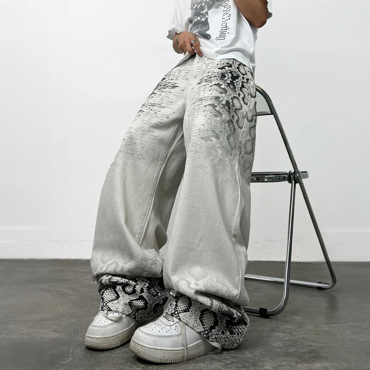 Wide-leg pants men's joggers, super elastic layered pants, men's casual pants
Wide-leg pants men's joggers, super elastic layered pants, men's casual pants