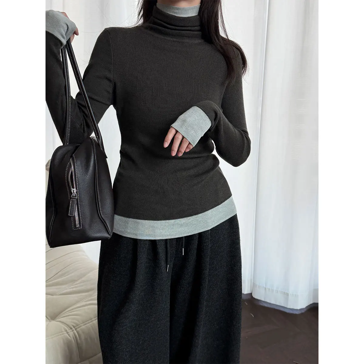 High-End Color-Block Turtleneck Knitted Sweater For Women, Autumn And Winter New Slim Fit Soft Top
High-End Color-Block Turtleneck Knitted Sweater For Women, Autumn And Winter New Slim Fit Soft Top