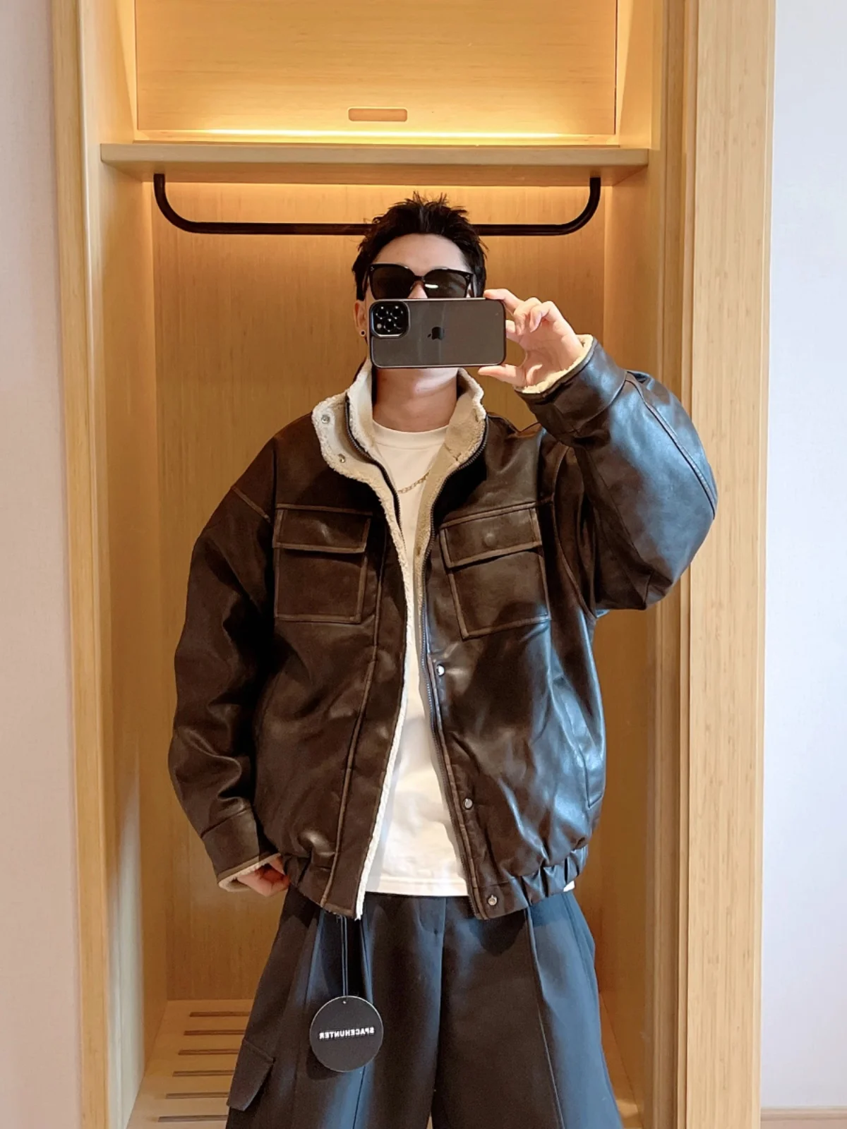 Thiened Winter Motorcycle Jaet Men's Lamb Fur Leather Coat Retro American Sle Youth Casual Faion Long Sve Zipper
Thiened Winter Motorcycle Jaet Men's Lamb Fur Leather Coat Retro American Sle Youth Casual Faion Long Sve Zipper