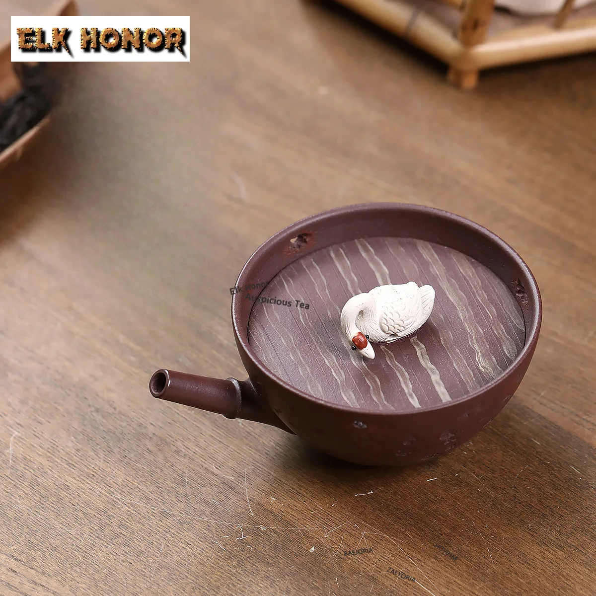120ml Yixing Purple Clay Teapots Master Handmade Hand-held Pot Raw Ore Purple Mud Kettle With Strainer Chinese Zisha Tea Set
120ml Yixing Purple Clay Teapots Master Handmade Hand-held Pot Raw Ore Purple Mud Kettle With Strainer Chinese Zisha Tea Set