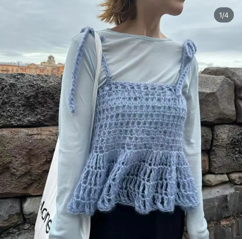 2024 Summer Top Aesthetics Women's Top Knitted Sleeveless Blue suspender Handmade Hooked Tie Short Clothing Tank Tops
2024 Summer Top Aesthetics Women's Top Knitted Sleeveless Blue suspender Handmade Hooked Tie Short Clothing Tank Tops