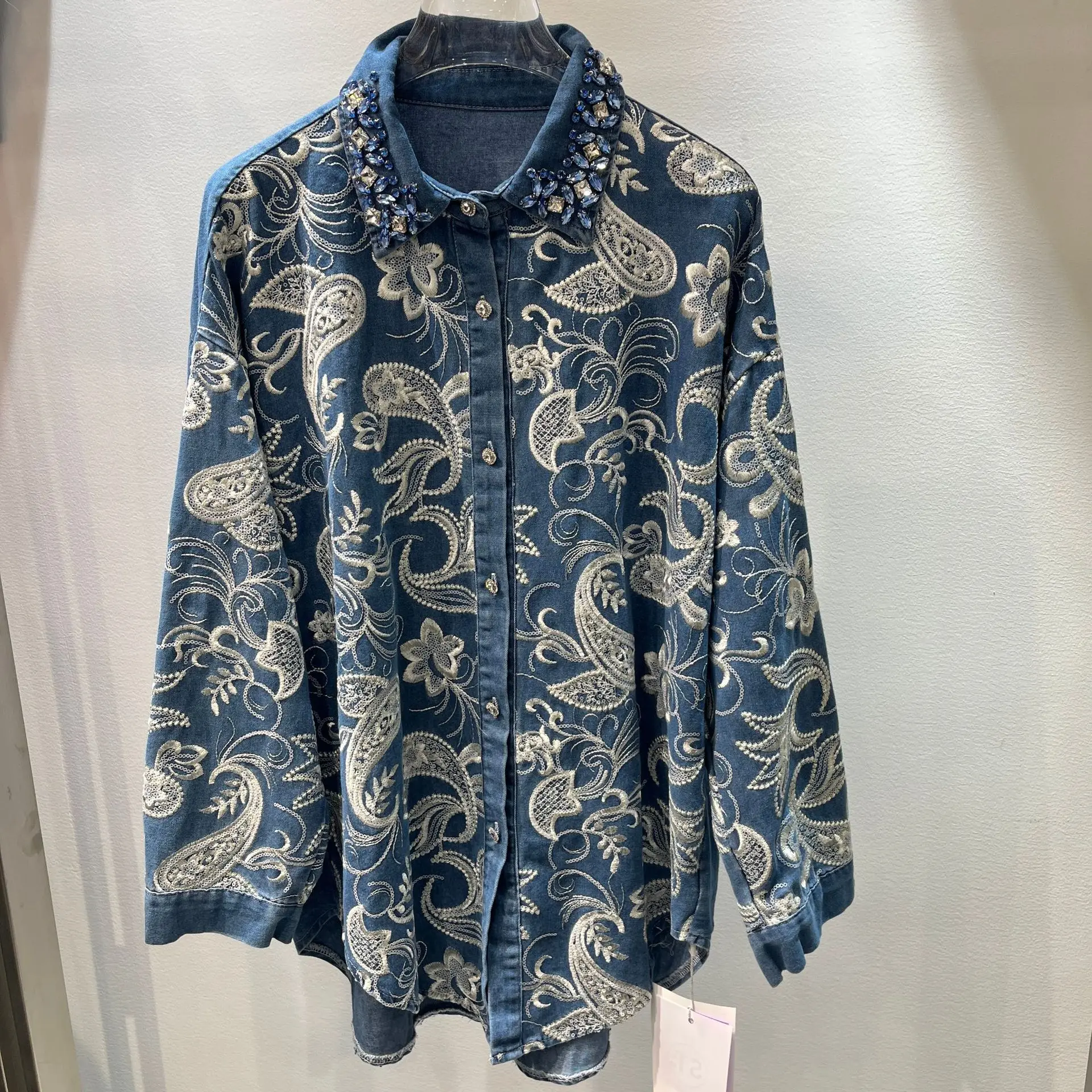SuperAen Retro Embroidered Flares Design Denim Shirt Spring New Oversize Diamond Lapel Collar Loose Long-sleeved Shirts
SuperAen Retro Embroidered Flares Design Denim Shirt Spring New Oversize Diamond Lapel Collar Loose Long-sleeved Shirts