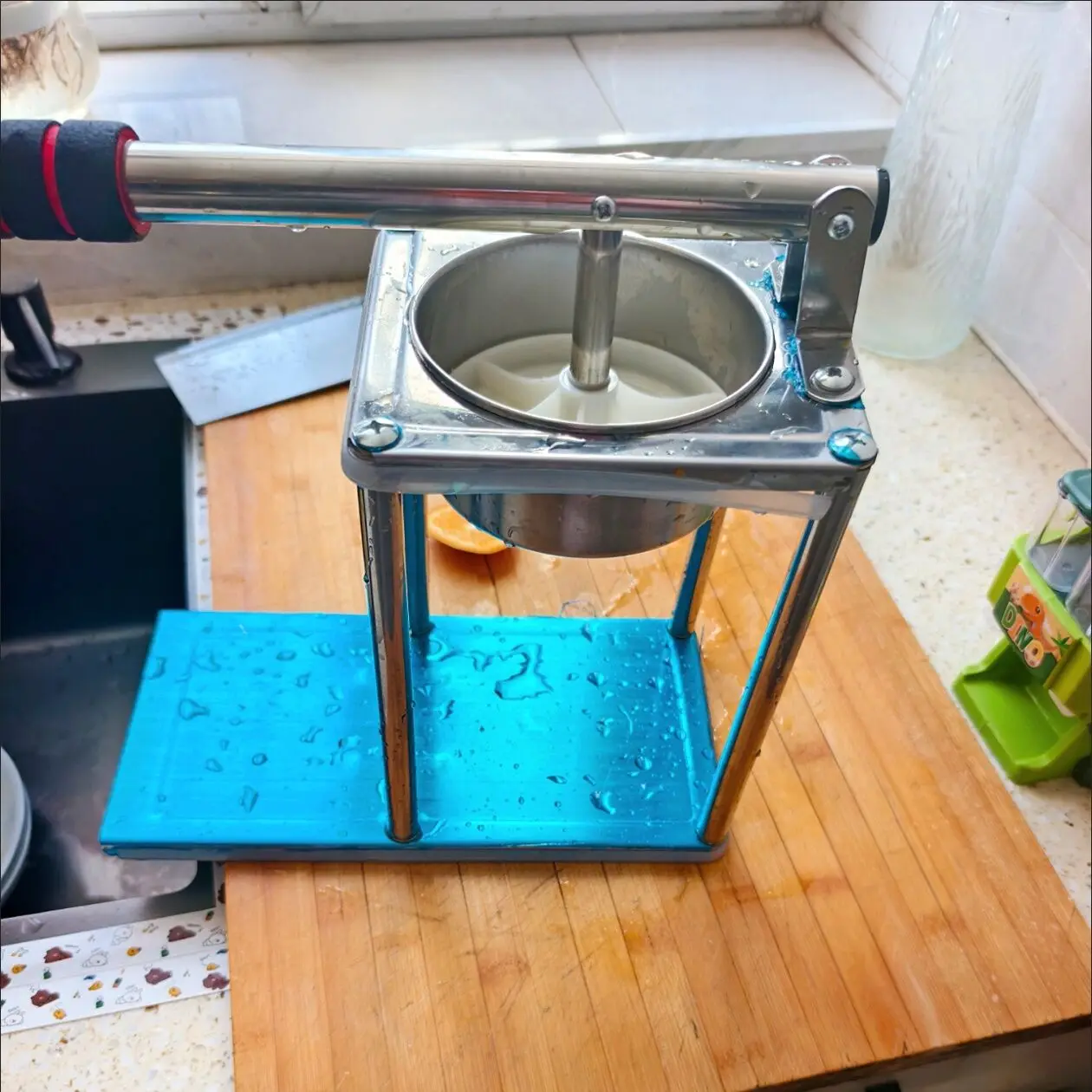 Бытовая ручная соковыжималка Коммерческая соковыжималка для апельсинового сока из нержавеющей стали Свежая лимонная соковыжималка для апельсина
Бытовая ручная соковыжималка Коммерческая соковыжималка для апельсинового сока из нержавеющей стали Свежая лимонная соковыжималка для апельсина