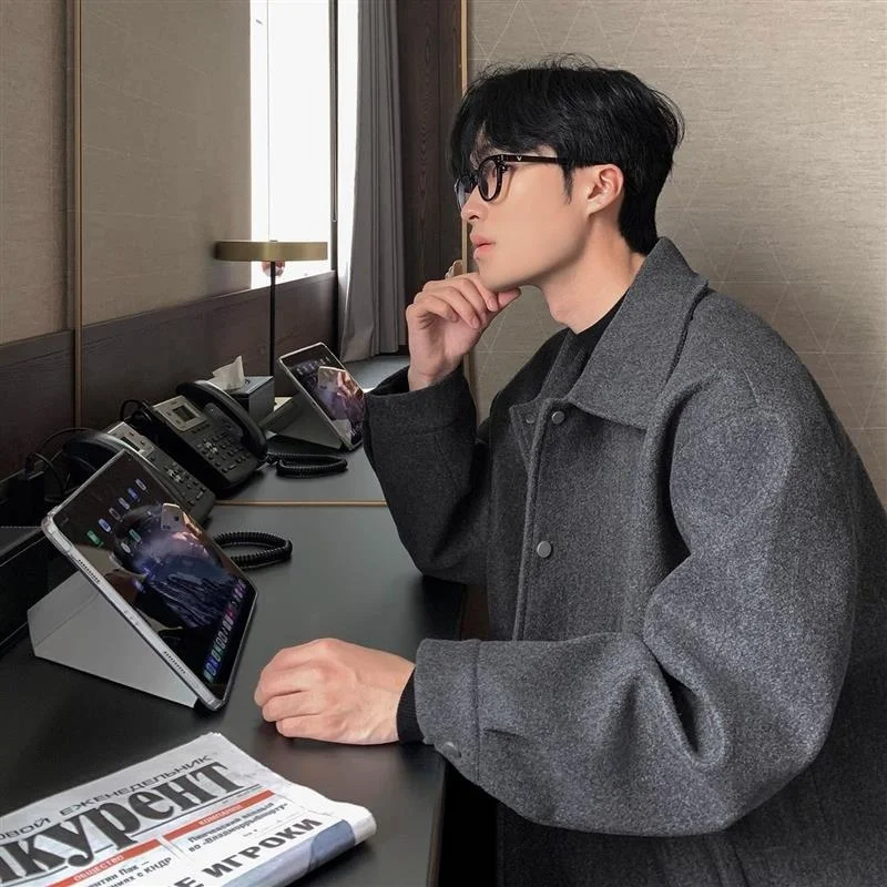 Мужская шерстяная куртка ort Thiened, осенне-зимнее новое пальто с откидным воротником, модная брендовая корейская версия, пальто Haome M
Мужская шерстяная куртка ort Thiened, осенне-зимнее новое пальто с откидным воротником, модная брендовая корейская версия, пальто Haome M