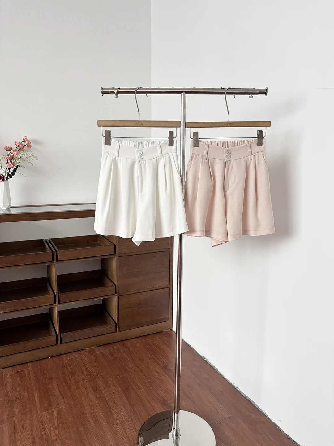 Summer Women's Wide Leg Pants Elastic Waist Simple Match Slimming Loose Small Size Casual White Shorts High Waist Polyester F...
Summer Women's Wide Leg Pants Elastic Waist Simple Match Slimming Loose Small Size Casual White Shorts High Waist Polyester F...