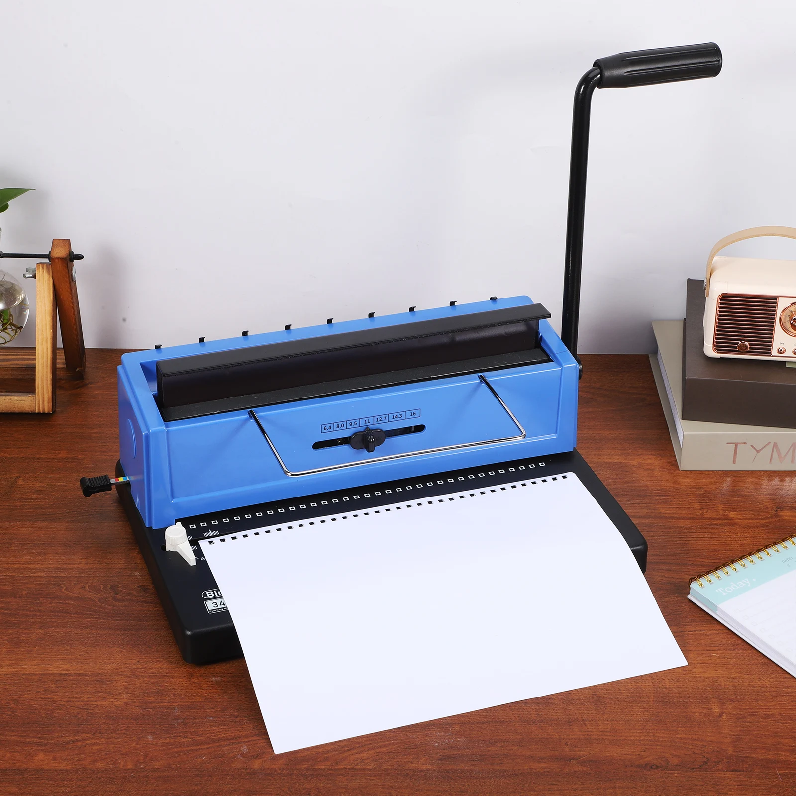 Спиральная катушка с 34 отверстиями, квадратный перфоратор, ручной книжный генератор, перфораторы, 18 листов, перфоратор для планировщика размеров с буквами
Спиральная катушка с 34 отверстиями, квадратный перфоратор, ручной книжный генератор, перфораторы, 18 листов, перфоратор для планировщика размеров с буквами