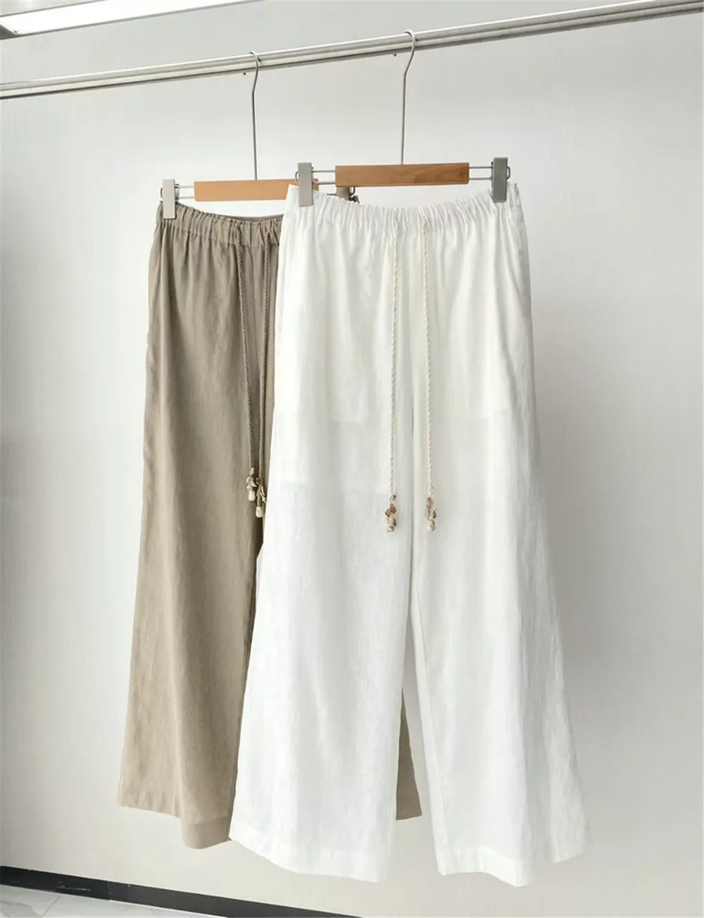 25 Spring/Summer New 100% Linen Elastic Waist Strap Simple and Casual Versatile Wide Leg Pants for Wome
25 Spring/Summer New 100% Linen Elastic Waist Strap Simple and Casual Versatile Wide Leg Pants for Wome