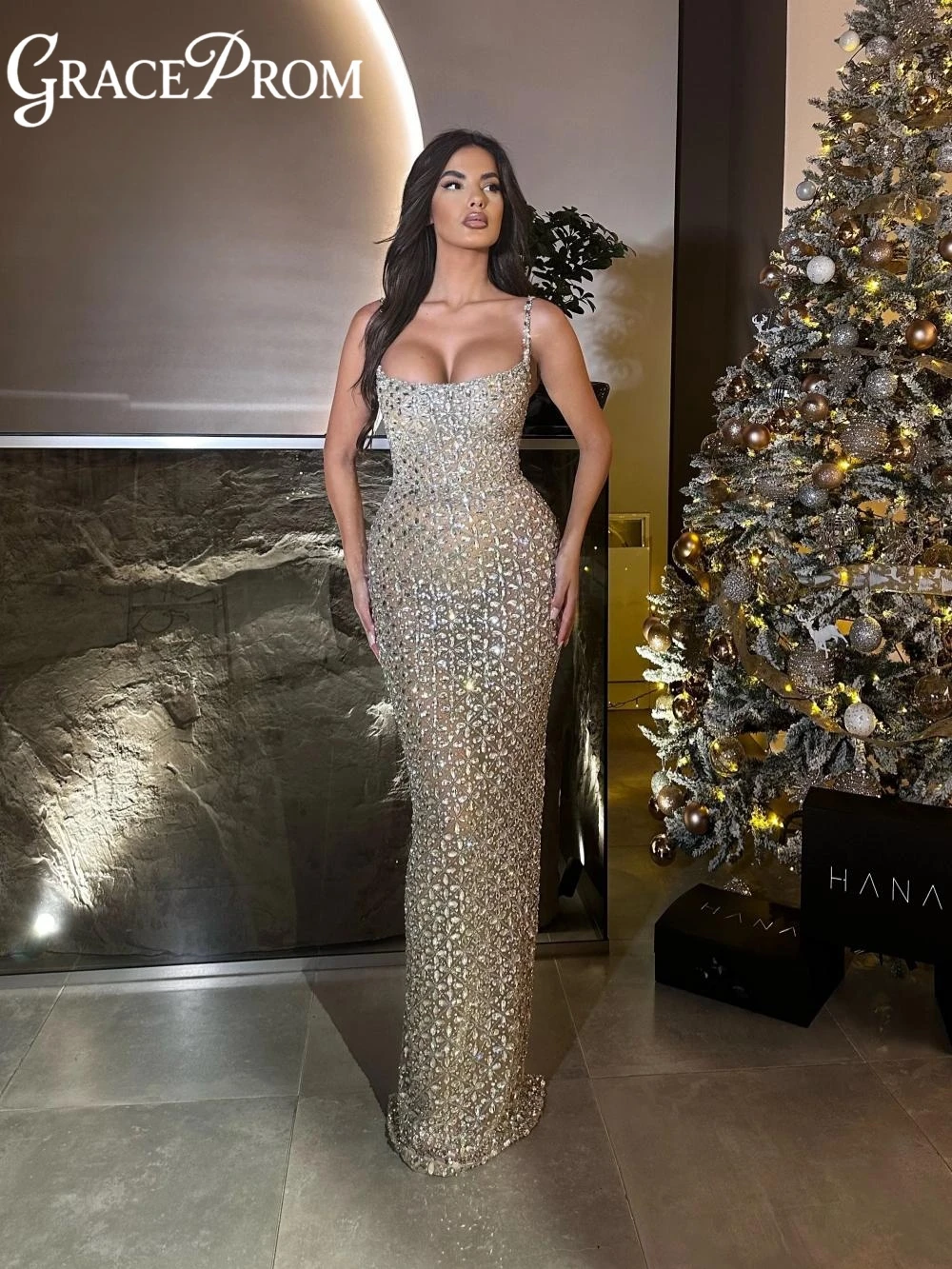 Великолепное прямое длинное вечернее платье с серебряными кристаллами, сексуальное свадебное платье без бретелек на тонких бретелях, блестящие платья для выпускного вечера по индивидуальному заказу 
Великолепное прямое длинное вечернее платье с серебряными кристаллами, сексуальное свадебное платье без бретелек на тонких бретелях, блестящие платья для выпускного вечера по индивидуальному заказу