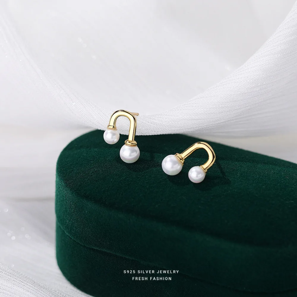 925 Sterling Silver Pearl Geometric U-Shaped Stud Earrings for Women Retro Light Luxury Temperament All-match Jewelry
925 Sterling Silver Pearl Geometric U-Shaped Stud Earrings for Women Retro Light Luxury Temperament All-match Jewelry