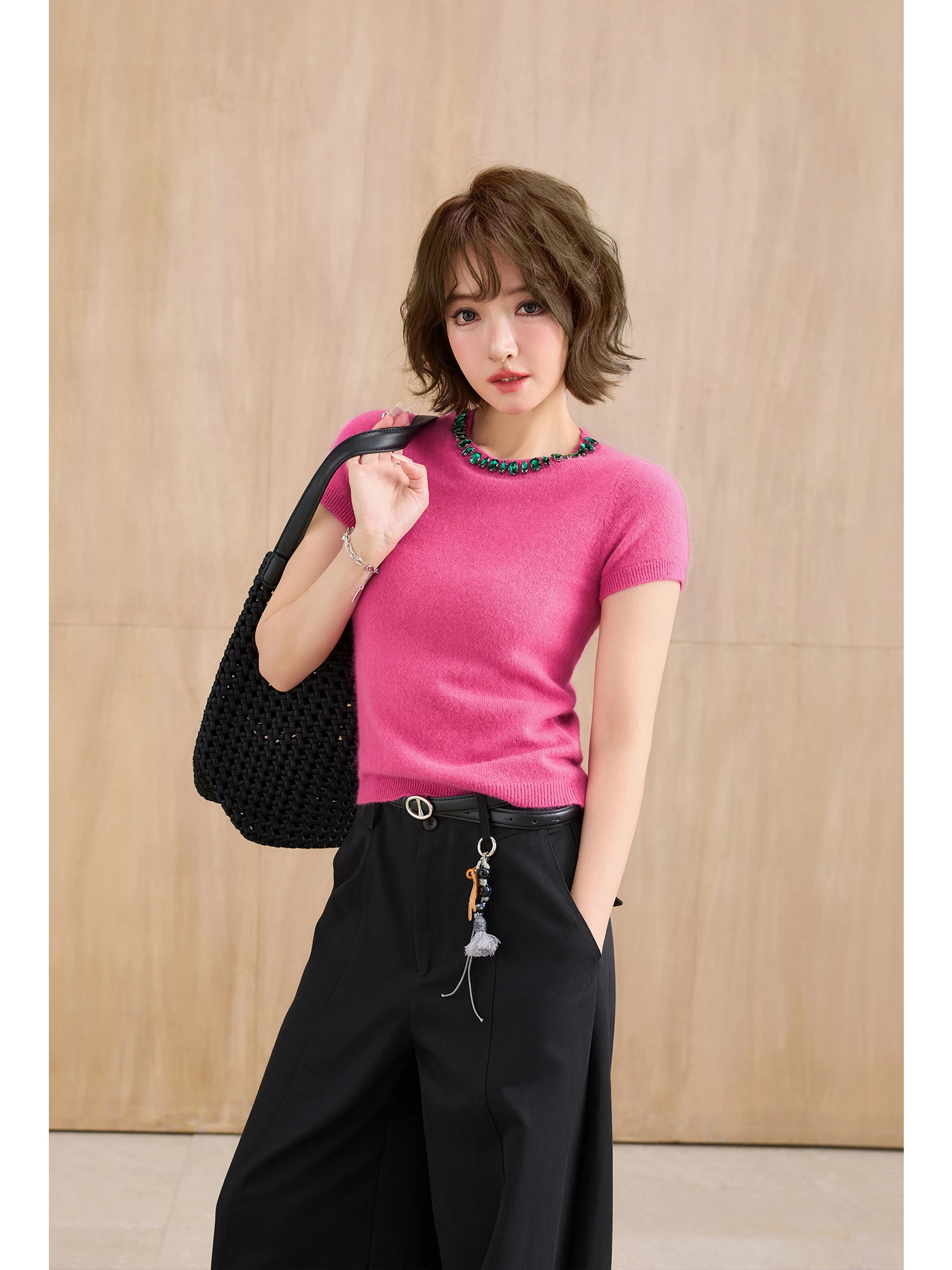 MIUCO South Oil Process Elegant Short Sleeve Diamond Embedded Knitted Top Women's Pink Sweet White Enhancing T-shirt
MIUCO South Oil Process Elegant Short Sleeve Diamond Embedded Knitted Top Women's Pink Sweet White Enhancing T-shirt