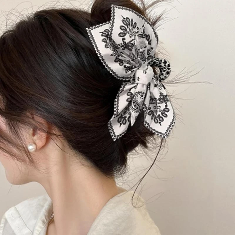 652F Simple Elegant Hair Claw Cashew Flower Bowknot Hair Clip for Woman Wedding Side Braids Hair Delicate Jaw Clip for Girls
652F Simple Elegant Hair Claw Cashew Flower Bowknot Hair Clip for Woman Wedding Side Braids Hair Delicate Jaw Clip for Girls