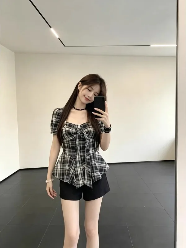 plus Size Women's Korean Style College Fashion Plaid Square Collar Shirt Slimming Short Sleeve Waist-Cinching Top for Summer
plus Size Women's Korean Style College Fashion Plaid Square Collar Shirt Slimming Short Sleeve Waist-Cinching Top for Summer