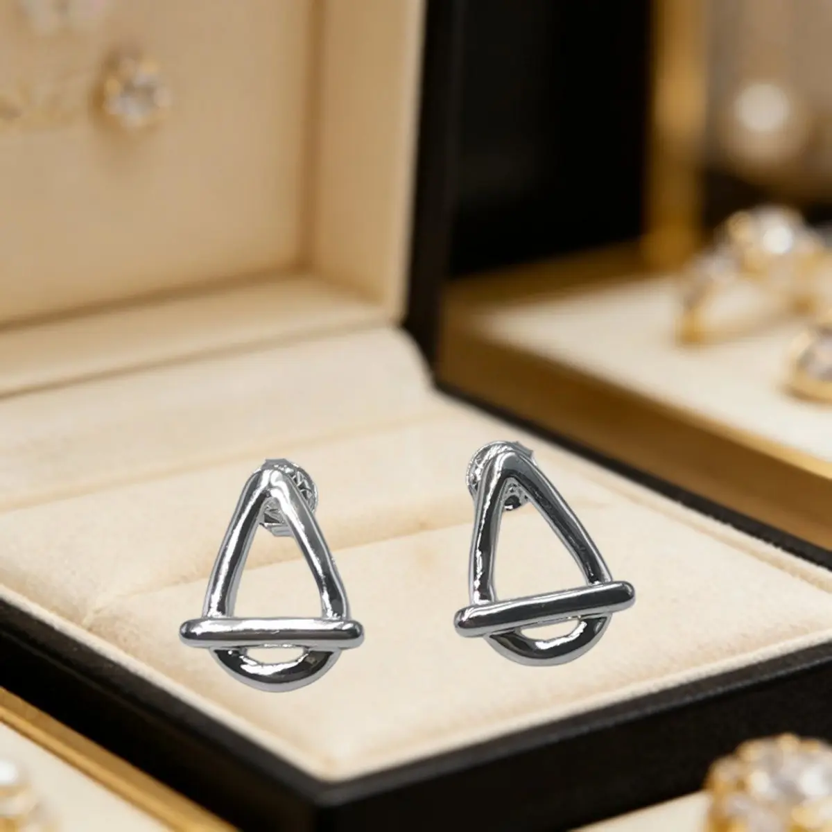 2026 Spain popular high-quality gold and silver droplet shaped geometric earrings jewelry accessories creative gifts
2026 Spain popular high-quality gold and silver droplet shaped geometric earrings jewelry accessories creative gifts