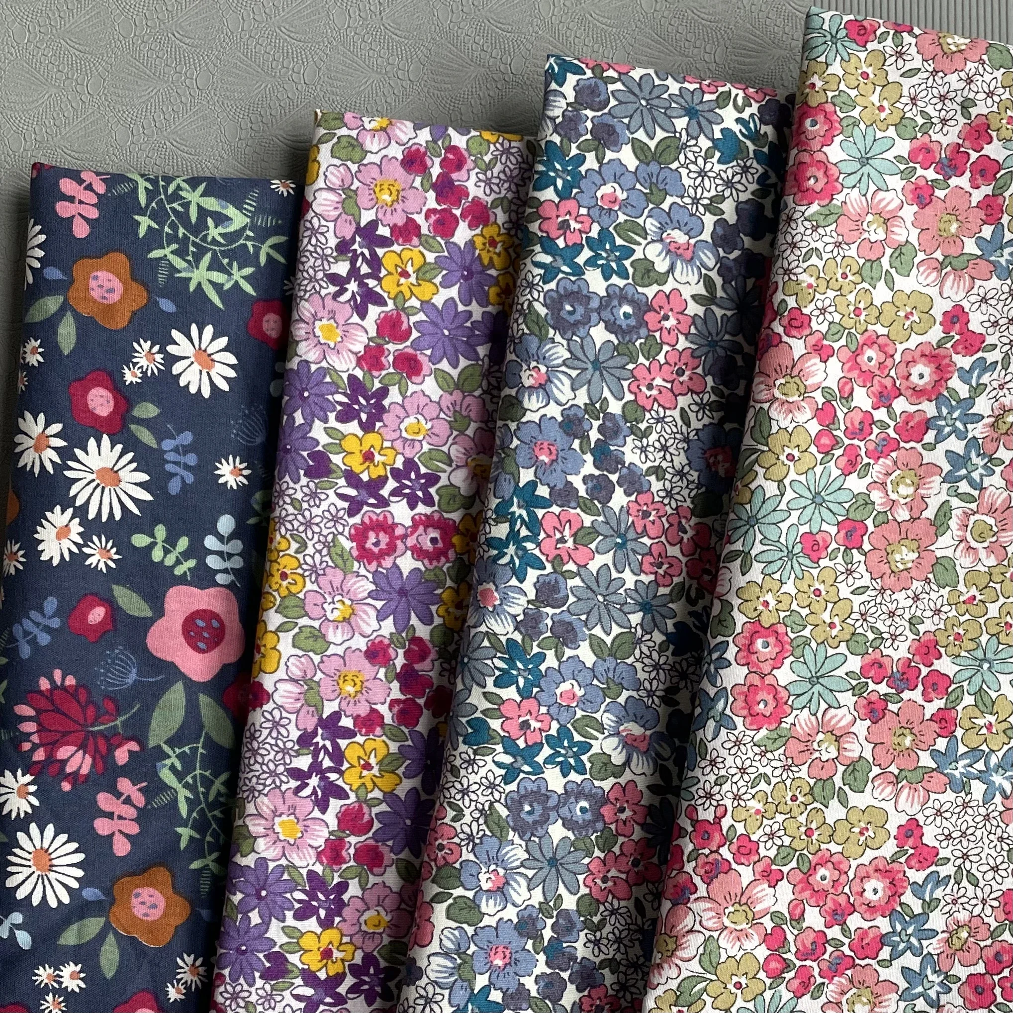 145x50cm New Floral 100% Cotton 40S Like Liberty Fabric Digital Printing For Sewing Cloth Dresses Skirt Designer Handmade Tulle
145x50cm New Floral 100% Cotton 40S Like Liberty Fabric Digital Printing For Sewing Cloth Dresses Skirt Designer Handmade Tulle