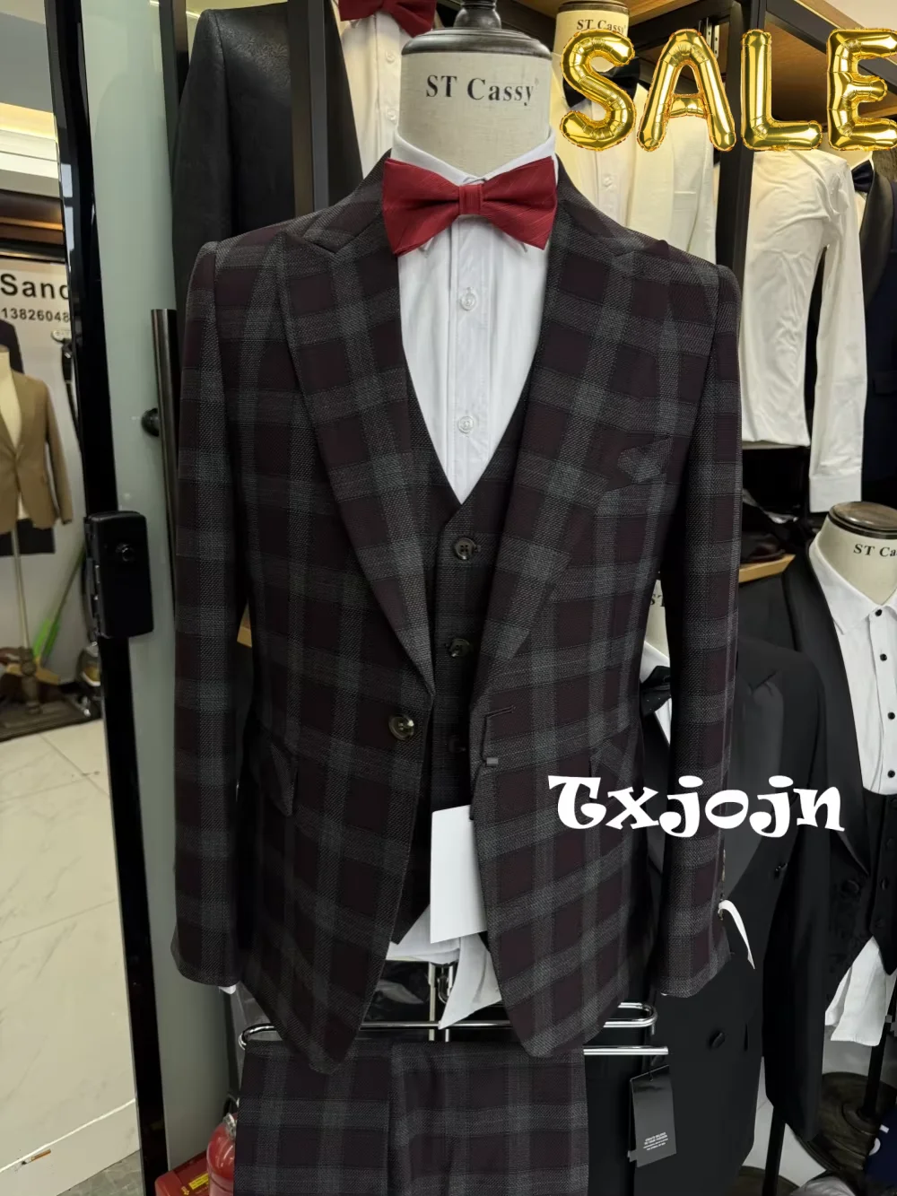 High Quality Men's Suits Wedding Groom Dress Mature Suit Set 3 Pieces Classic Casual Plaid Tuxedo For Men Customized Four Season
High Quality Men's Suits Wedding Groom Dress Mature Suit Set 3 Pieces Classic Casual Plaid Tuxedo For Men Customized Four Season