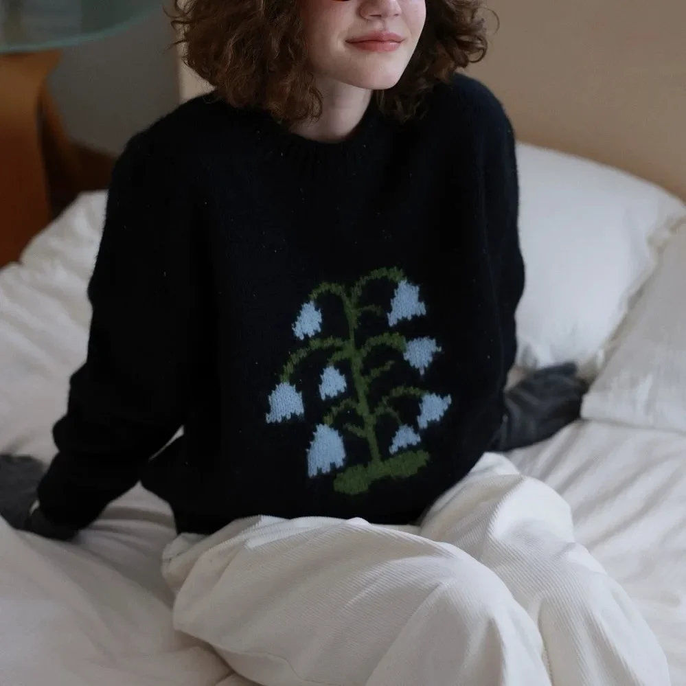 Heavyweight Bear Velvet Bellflower Embroidered Two-tone Knitted Sweater Overhead Women's Vest Sweater Chinese Mainland Origin
Heavyweight Bear Velvet Bellflower Embroidered Two-tone Knitted Sweater Overhead Women's Vest Sweater Chinese Mainland Origin